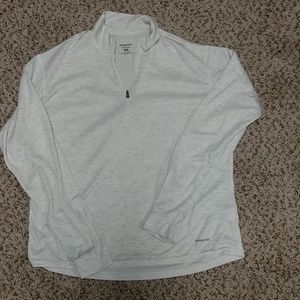 Light weight gray Patagonia pullover